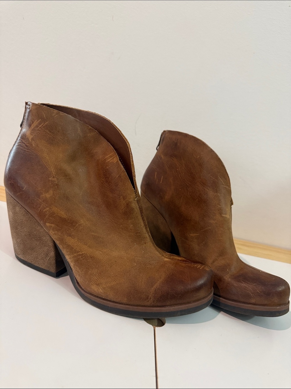 Korks Cognac Women's Leather Ankle Booties